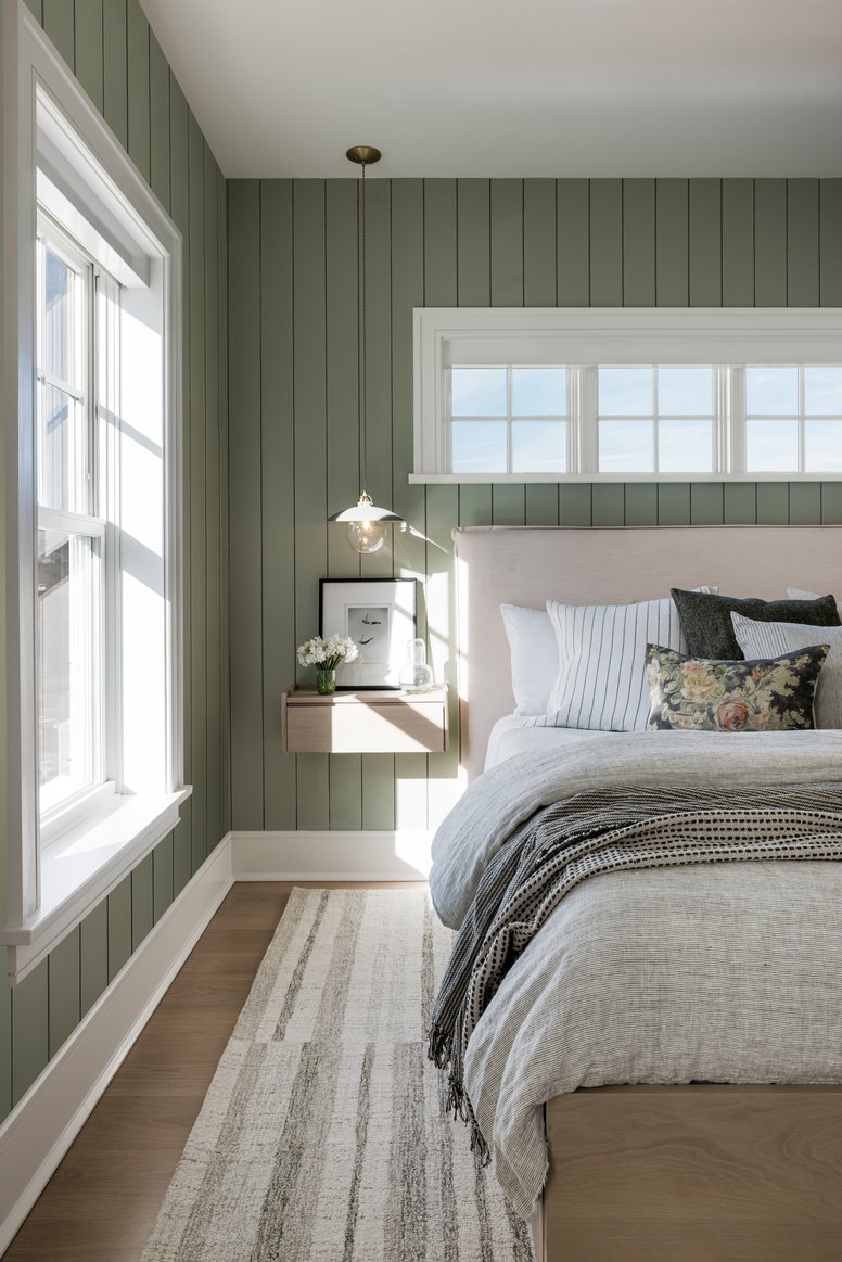Guest bedroom in Coastal Connecticut by Pure Salt