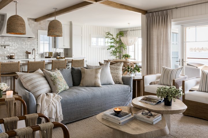 Living room in Coastal Connecticut by Pure Salt