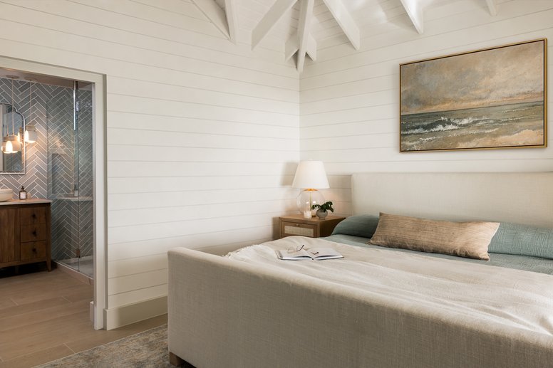 Island Escape Primary Suite