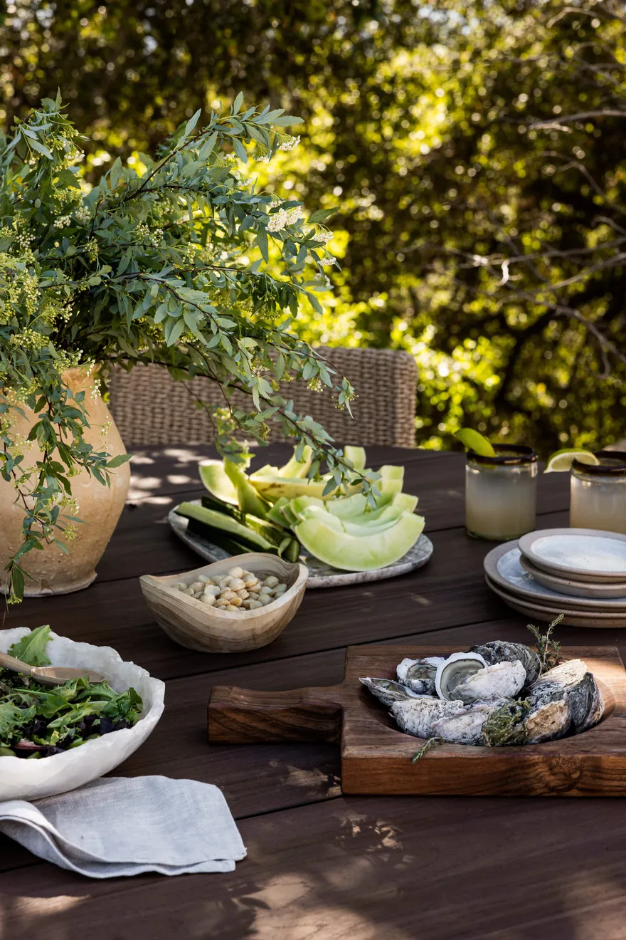 Outdoor Dining Table Decor