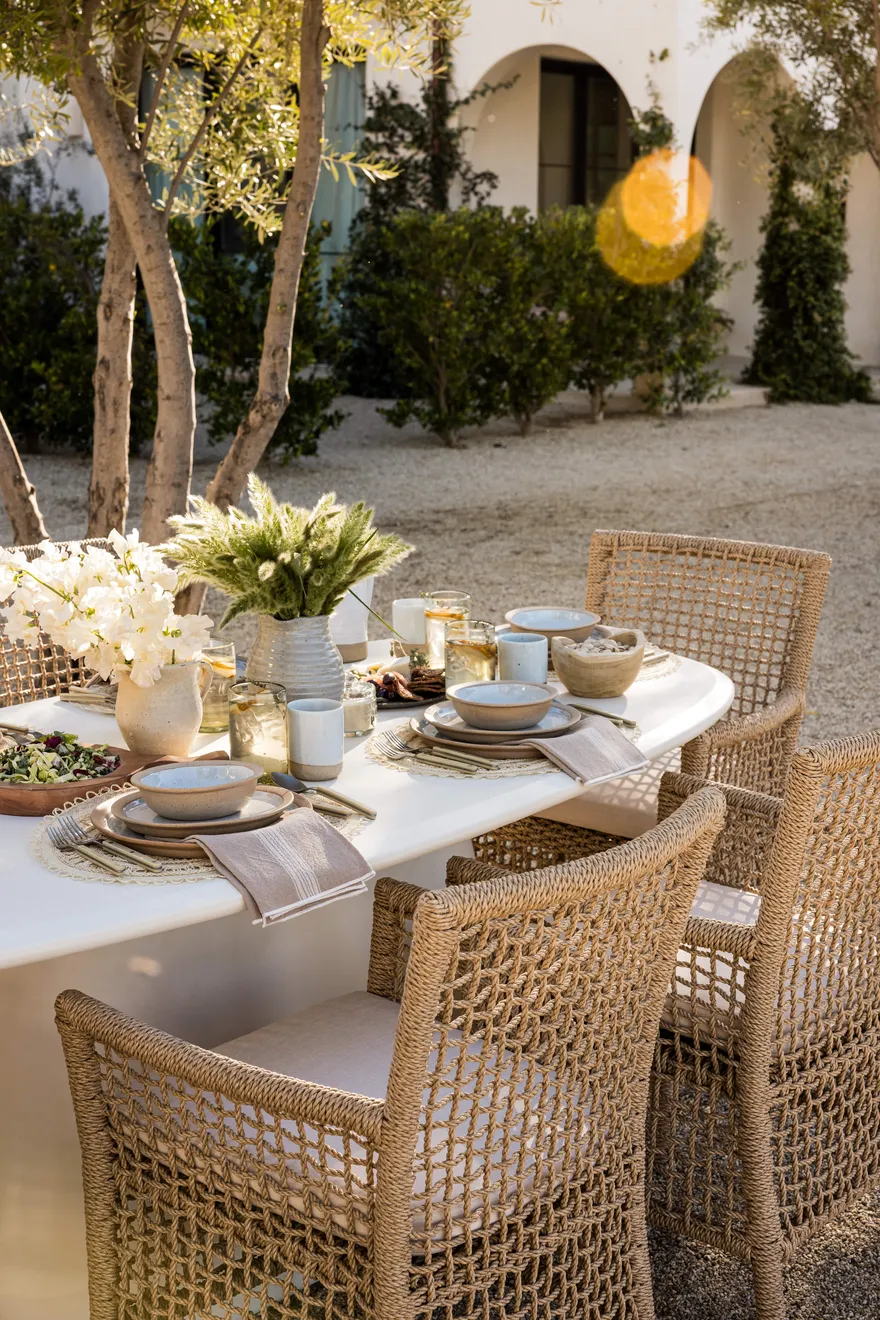 Outdoor Dining: Styling the Summer Table
