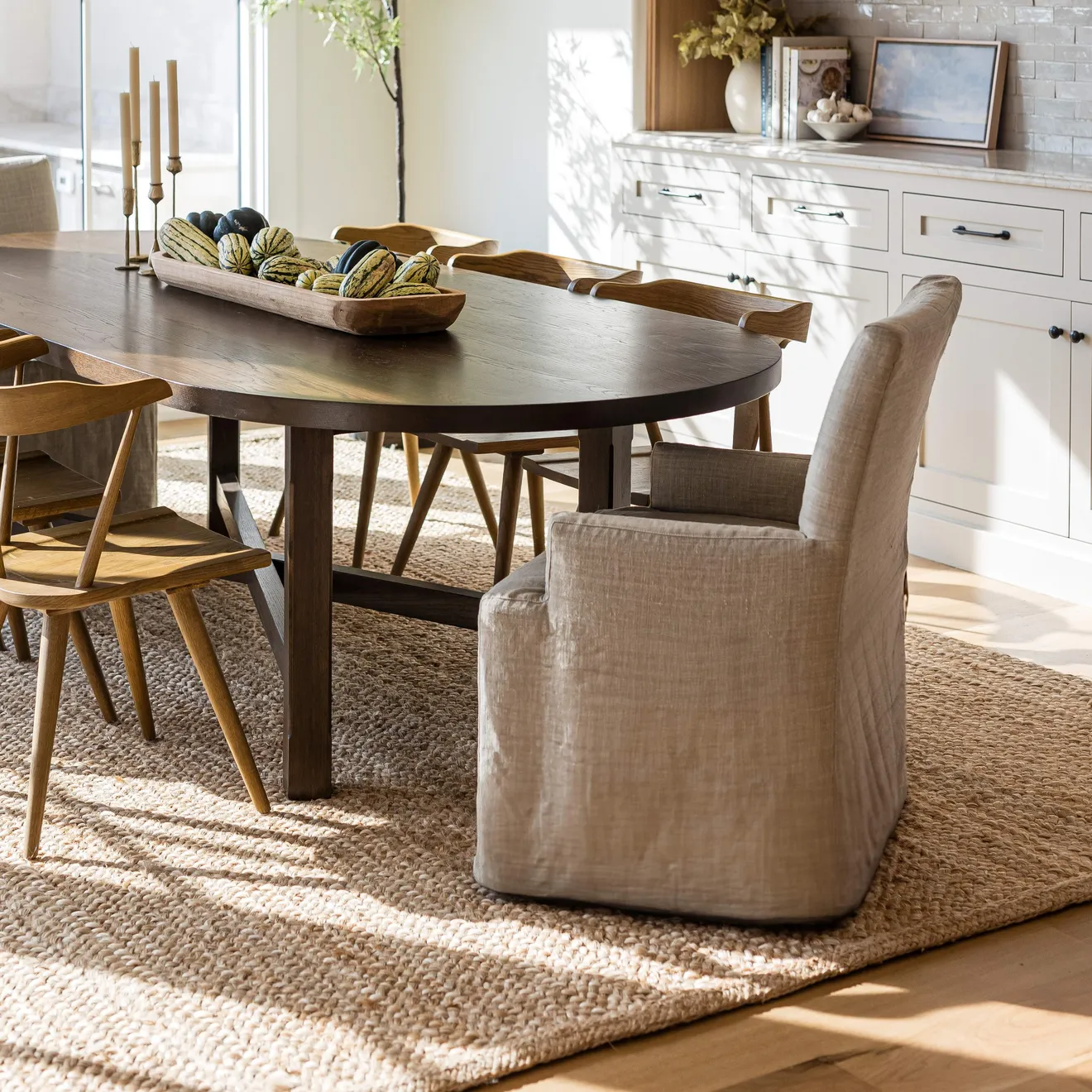 Choose the right rug for your dining room