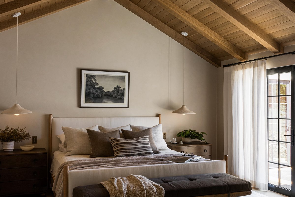 California Ranch Primary Suite Bedroom