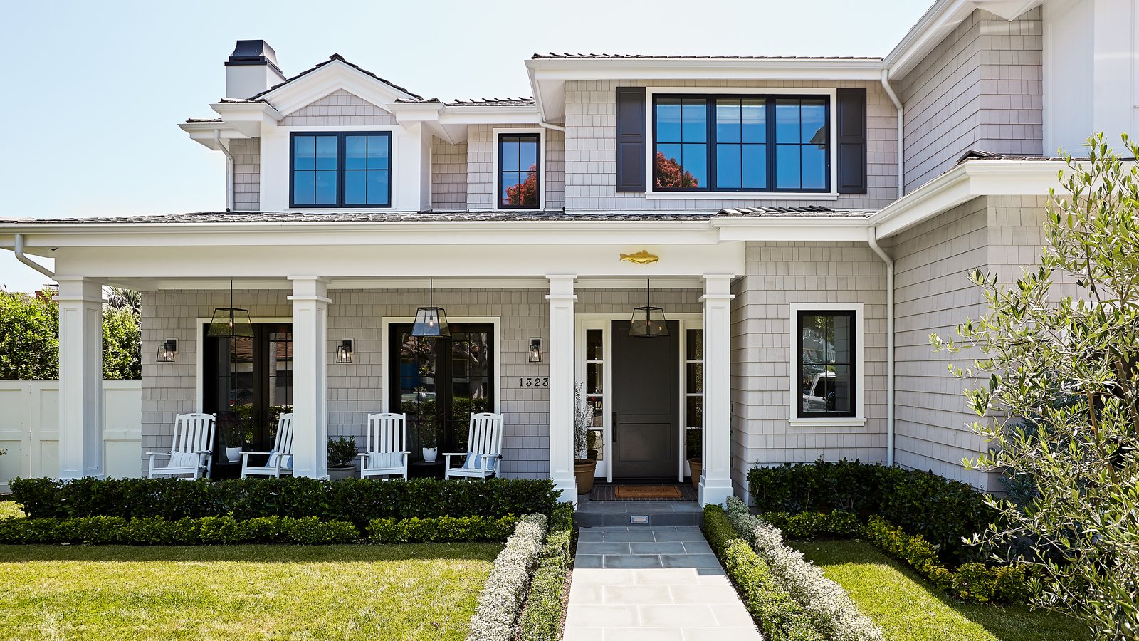 Exterior Entry in Brentwood