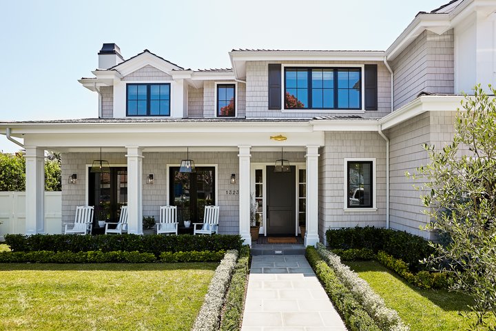 Exterior Entry in Brentwood