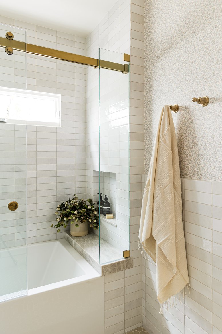 Girls bathroom tub in Emerald Bay by Pure Salt