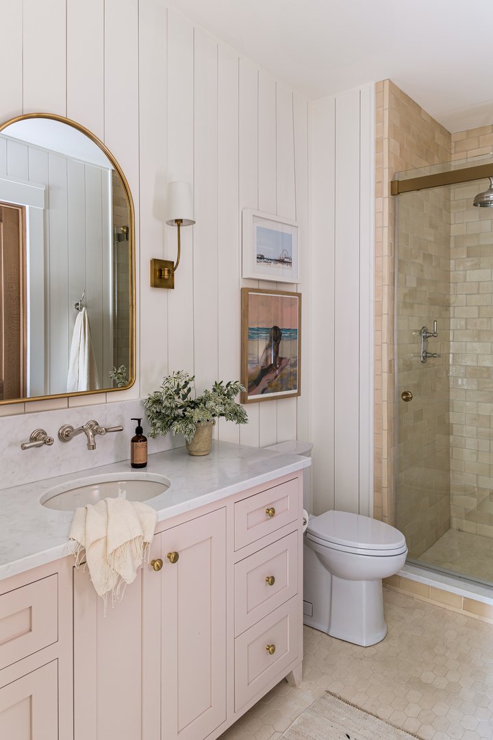 Girls Room bathroom in Flint Hills