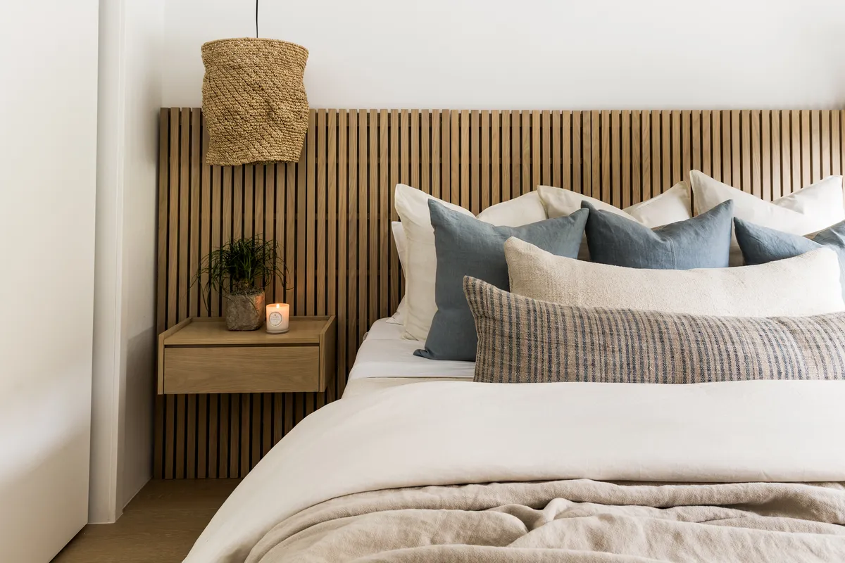Guest bedroom in Malibu by Pure Salt