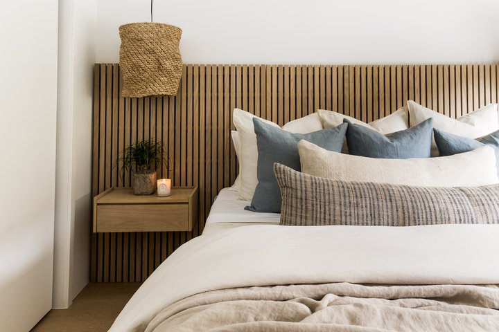 Guest bedroom in Malibu by Pure Salt