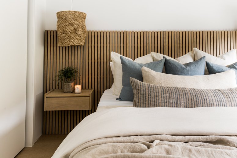 Guest bedroom in Malibu by Pure Salt