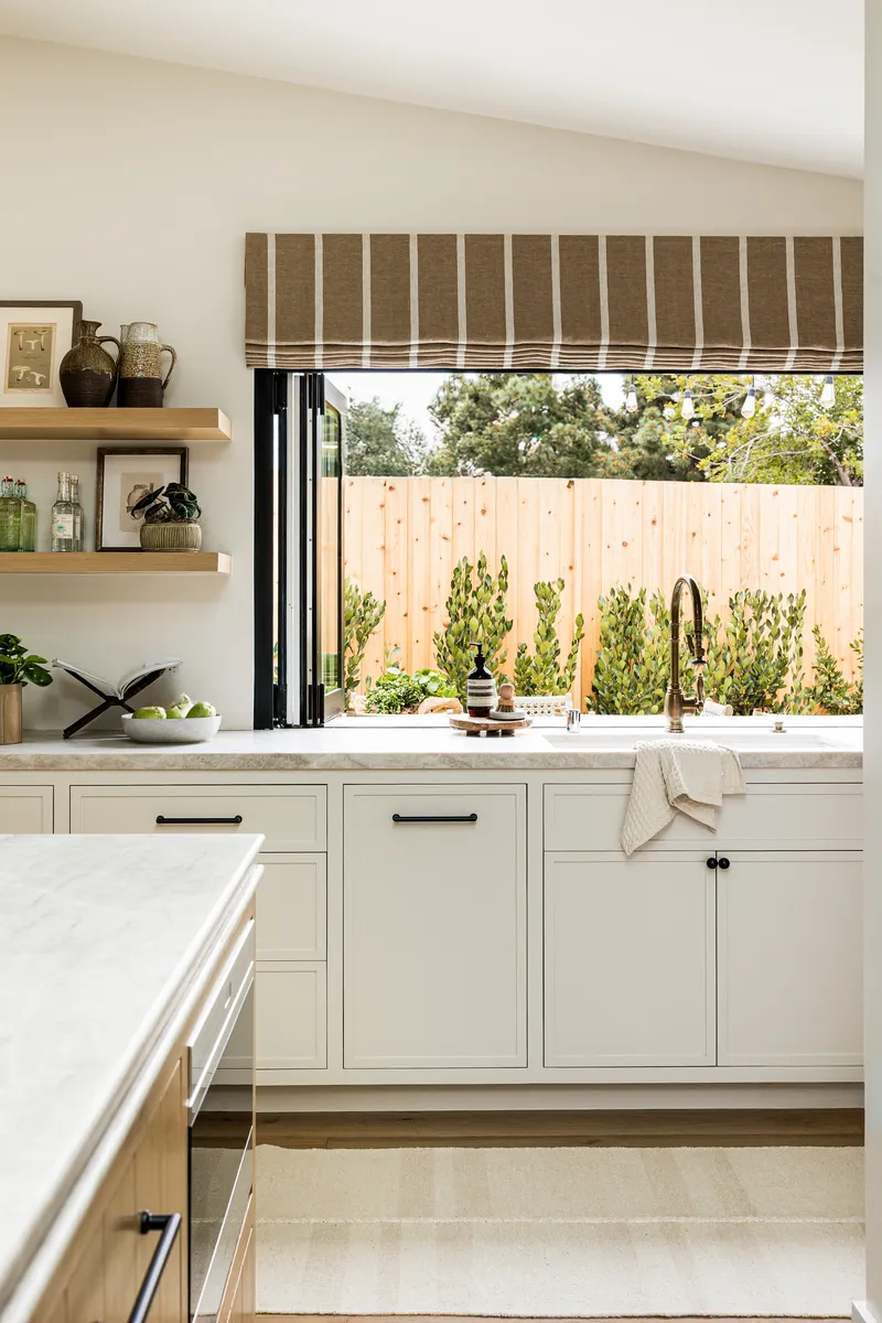 Kitchen in Rochell Retreat by Pure Salt