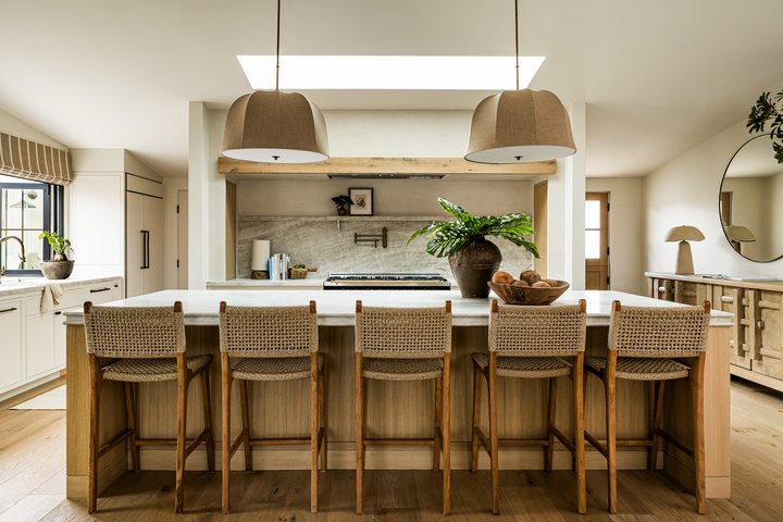 Kitchen Island in Rochell Retreat