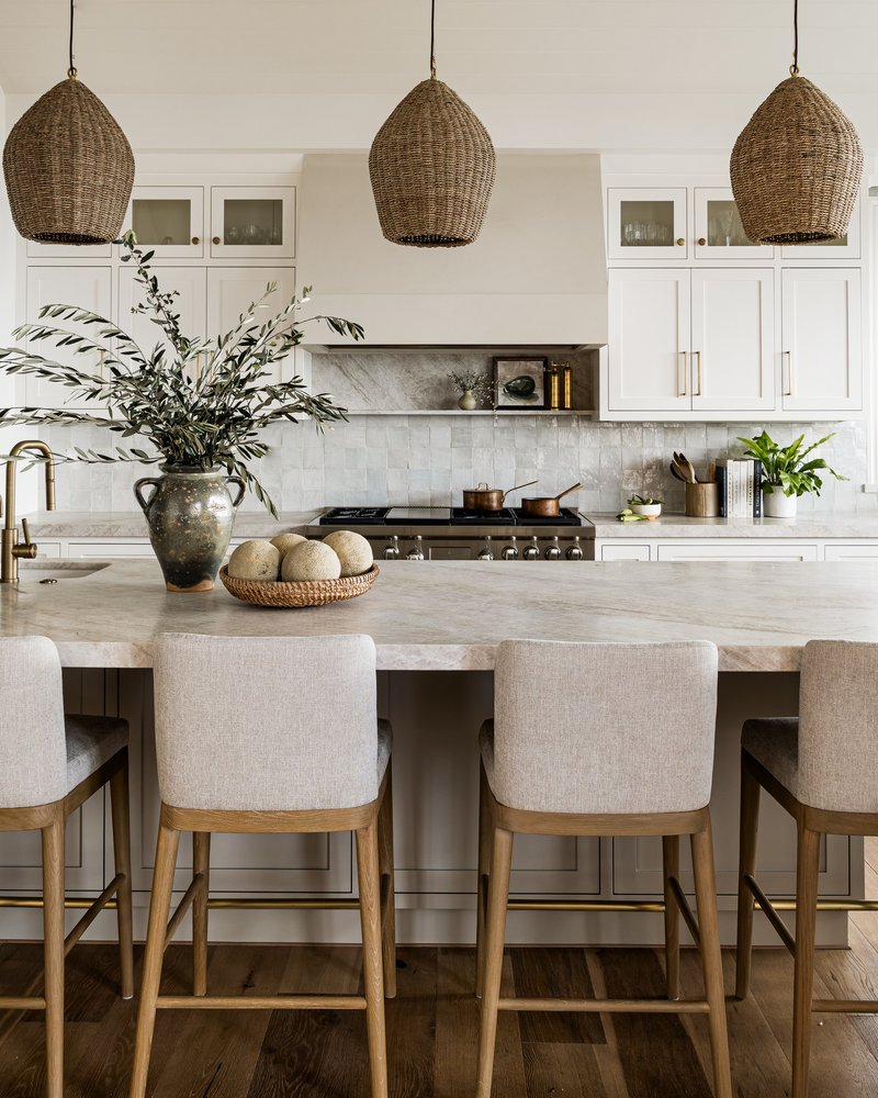 Kitchen Island seating in T-Street