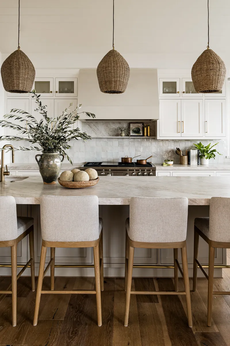 Kitchen Island seating in T-Street