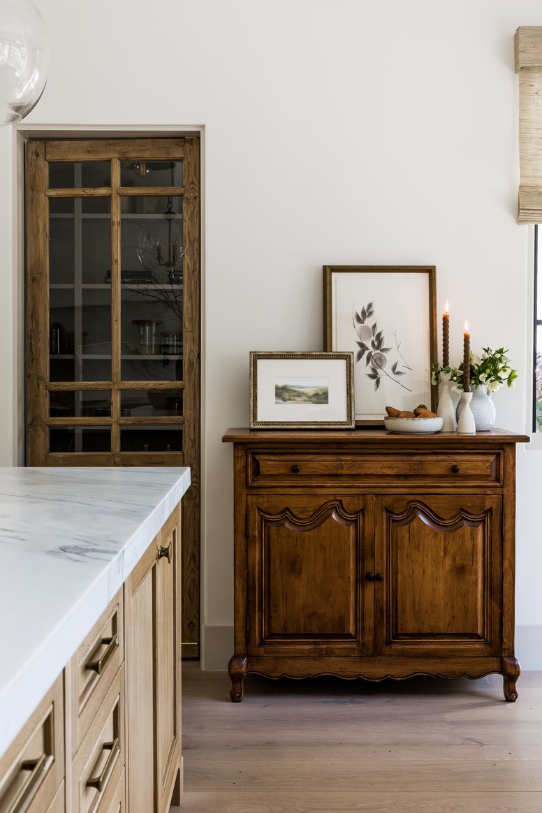 Kitchen buffet in Shady Canyon