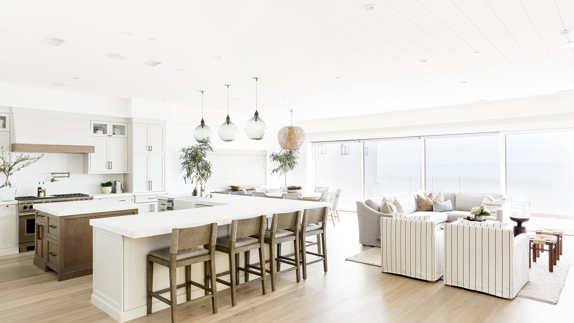 Kitchen dining area in Three Arch Bay