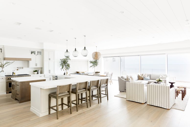 Kitchen dining area in Three Arch Bay