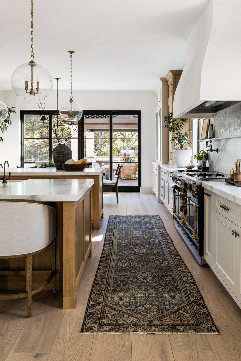 Kitchen island seating in Shady Canyon