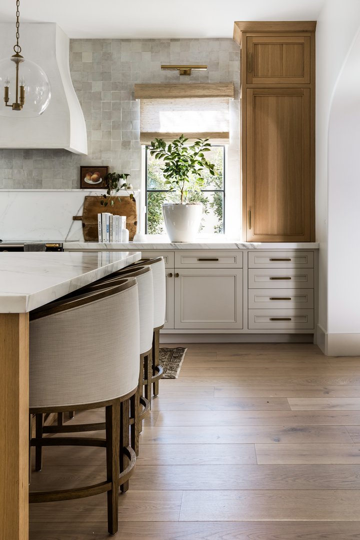 Kitchen seating in Shady Canyon