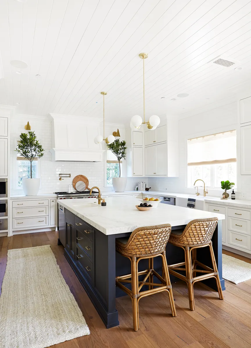 Kitchen island in Brentwood
