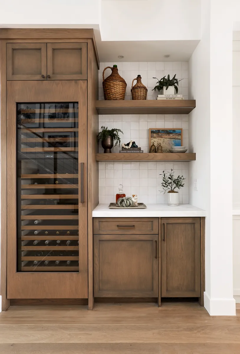 Living room wet bar in Three Arch Bay