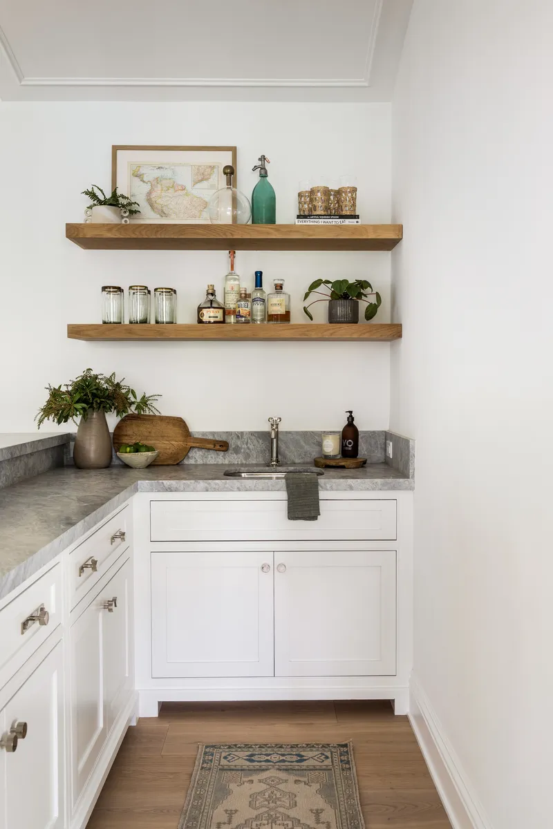 Living room wet bar in West LA