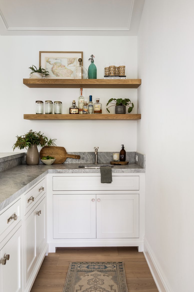 Living room wet bar in West LA