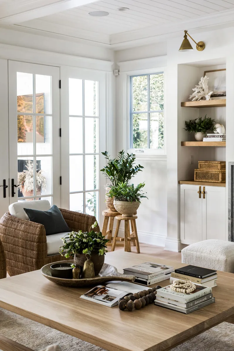 Living room in West LA by Pure Salt