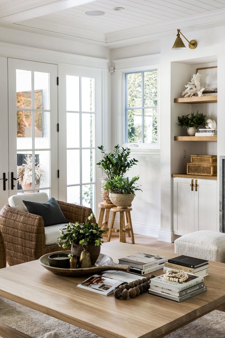 Living room in West LA by Pure Salt