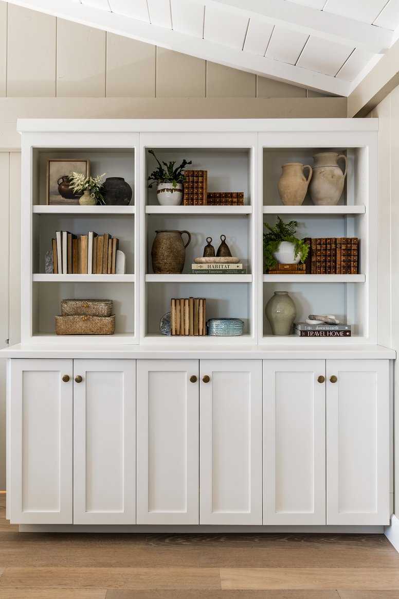 Living Room shelves in Laguna Beach