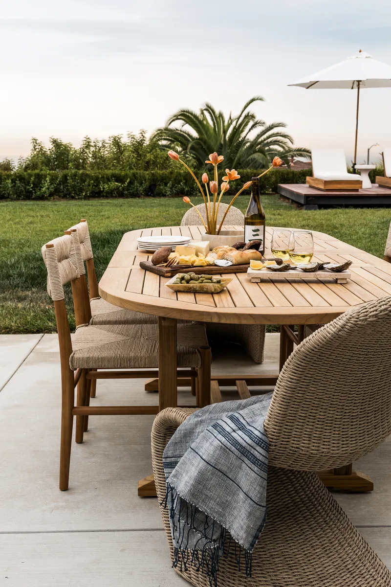 Outdoor dining in Malibu
