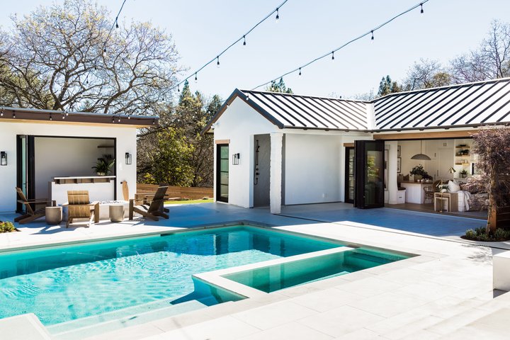 Outdoor poolside in Los Gatos by Pure Salt