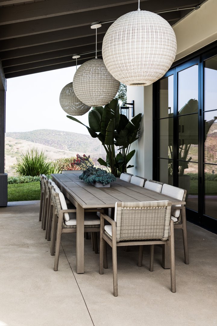 Outdoor table in Coastal Canyon