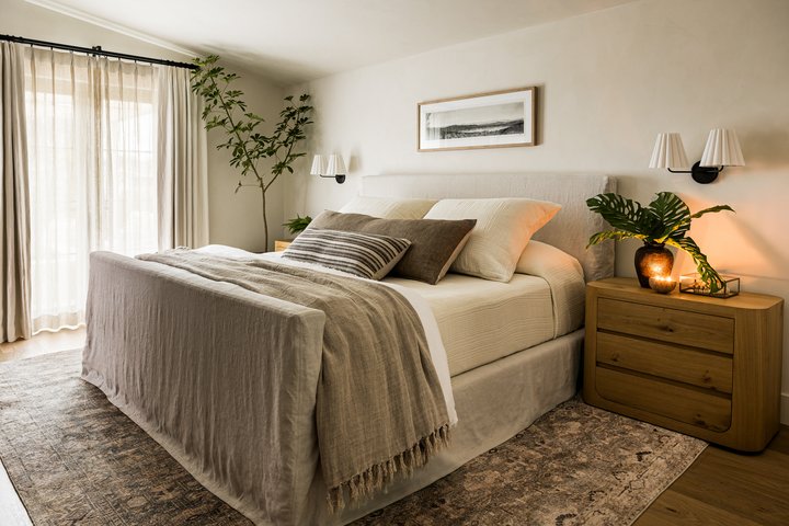 Primary Suite Bed in Rochell Retreat