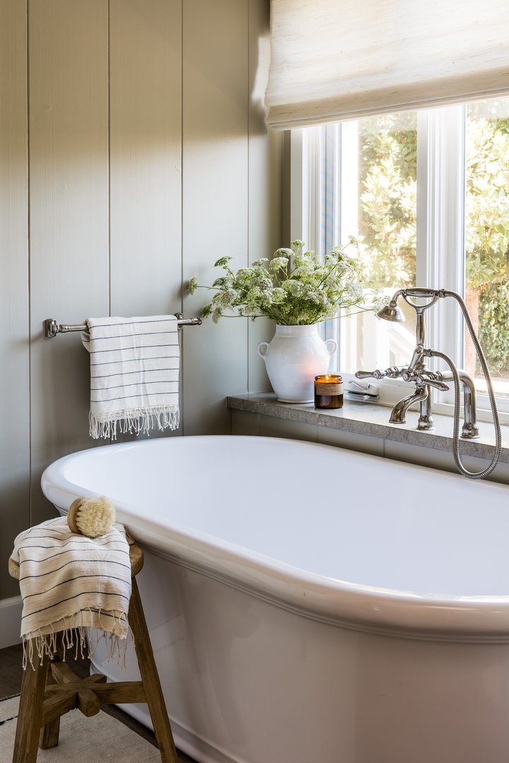 Primary Suite tub in Laguna Beach by Pure Salt