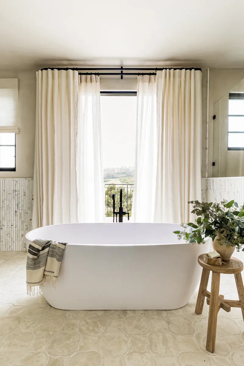 Primary Suite bathtub in Newport Coast