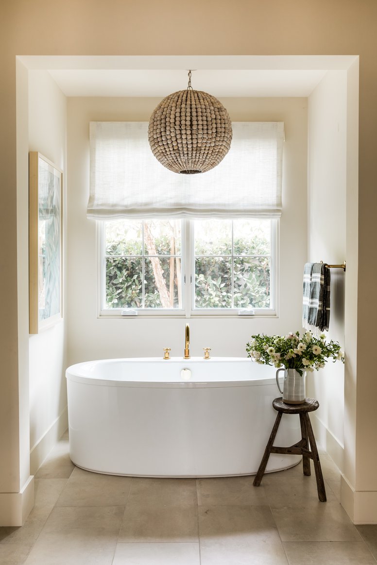 Primary Suite bathtub in Coastal Canyon