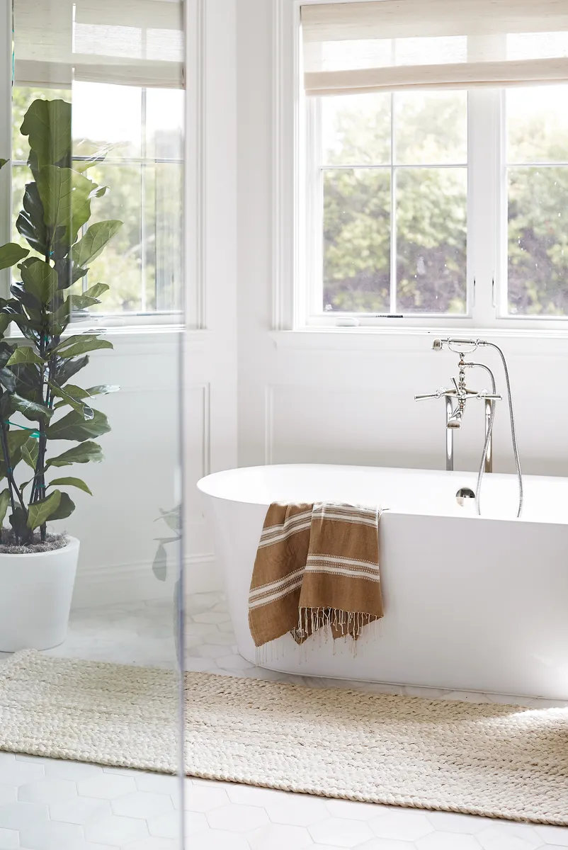 Primary Suite bathroom in Brentwood by Pure Salt