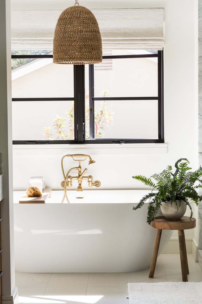 Primary Suite bathtub in Los Gatos
