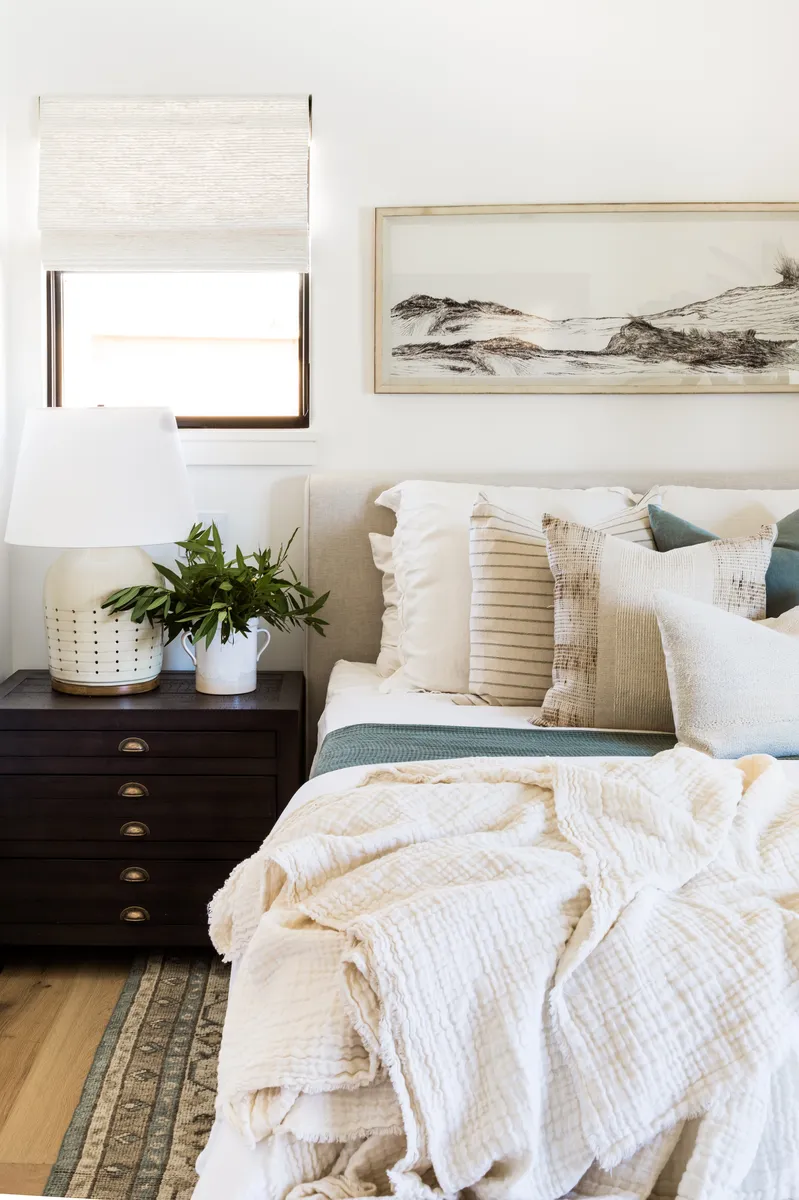 Guest bedroom in Los Gatos by Pure Salt